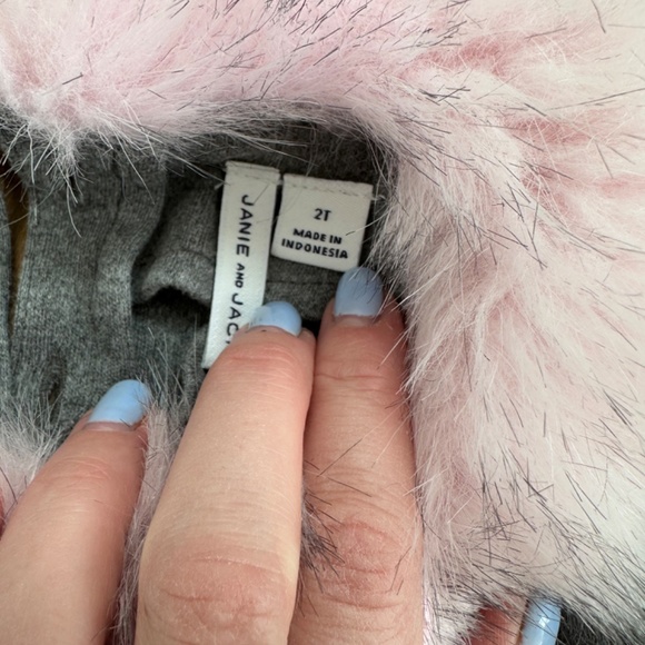 Like New Fur Collar Peplum Top Size 2T - Picture 2 of 3